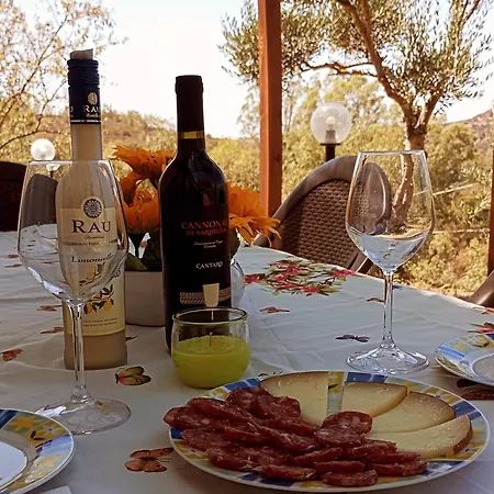 Caboni Melis Hébergement de vacances Maracalagonis
