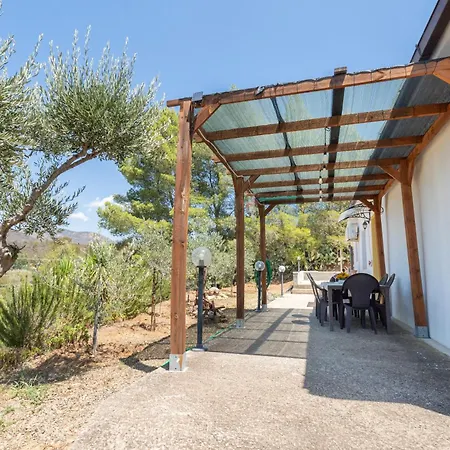 Caboni Melis Holiday home *